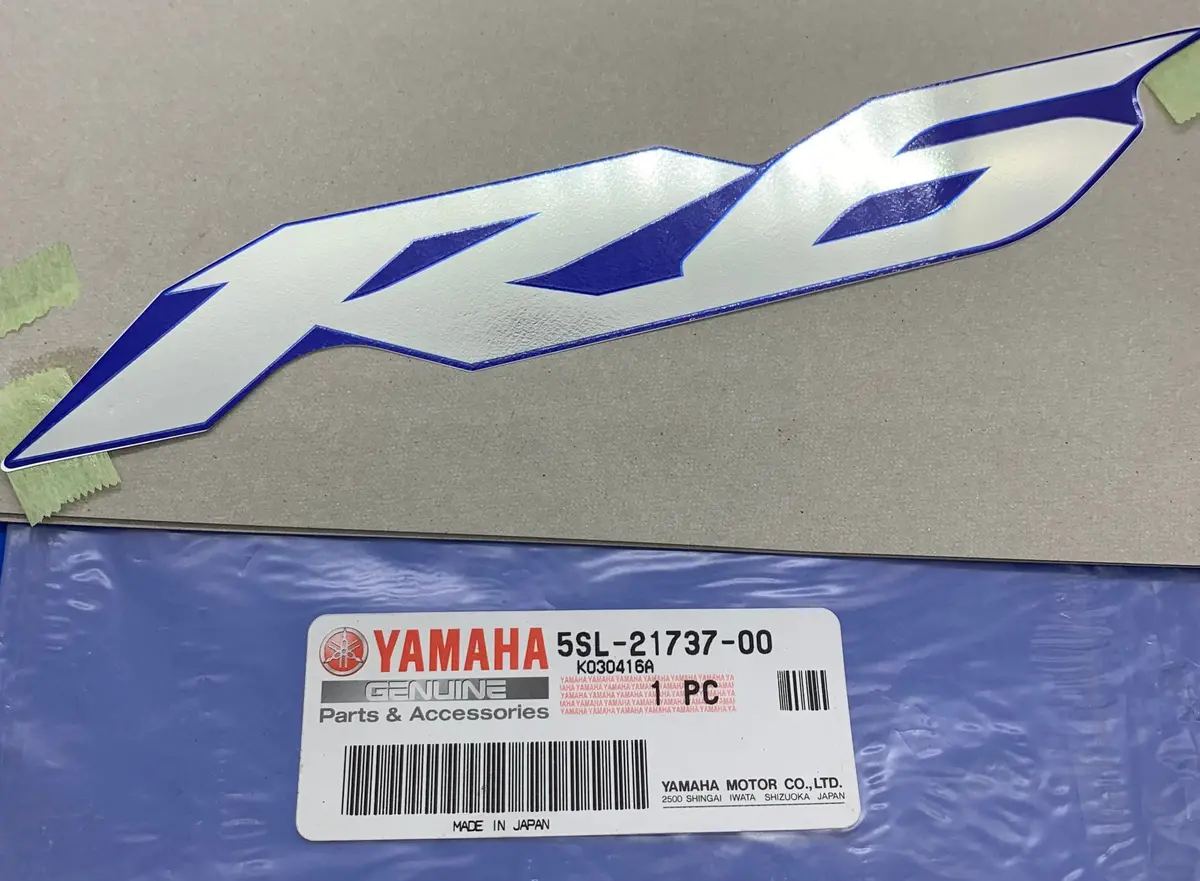 Yzfr6 Side Cover Emblem 1
