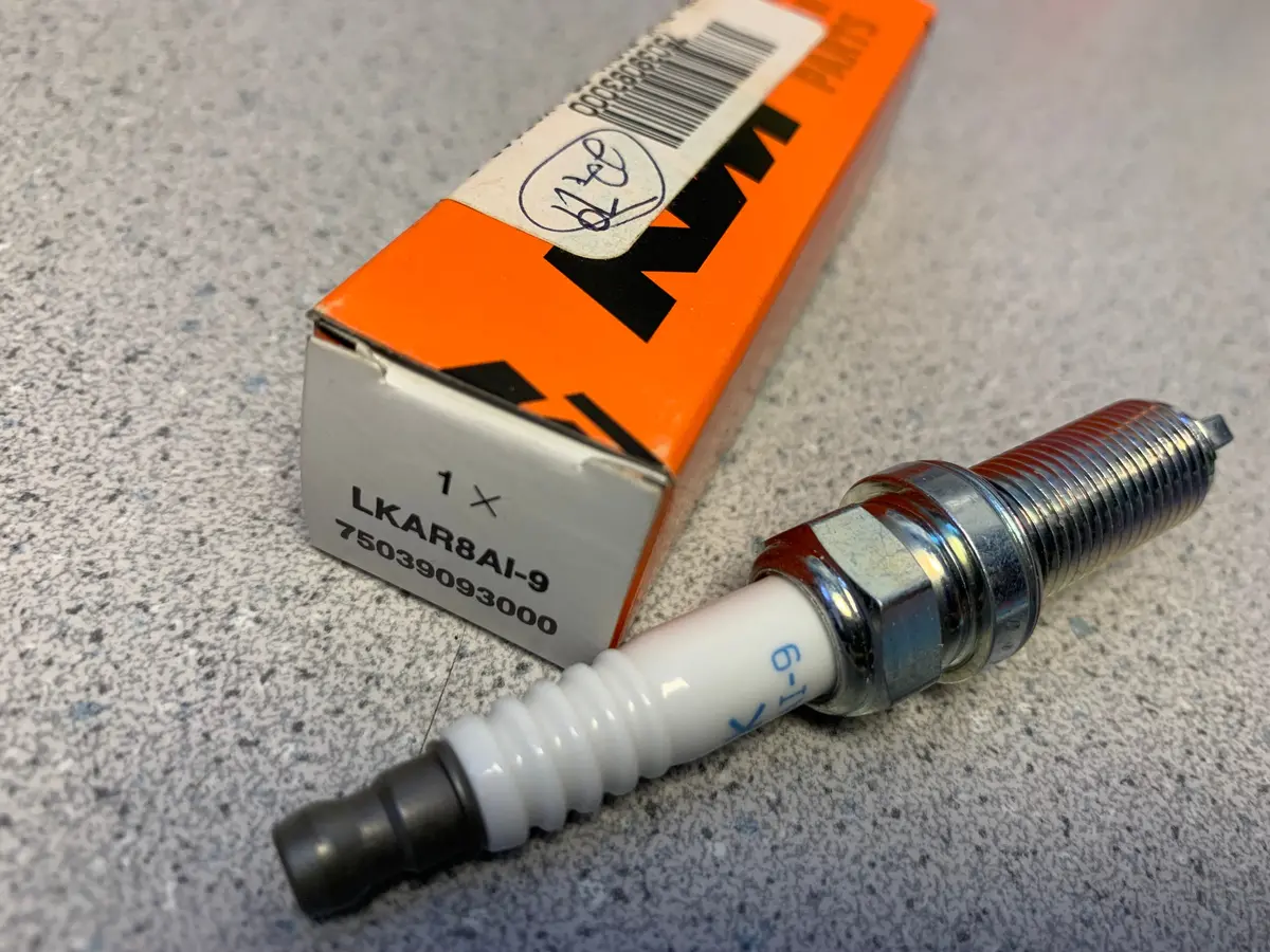 Ktm Spark Plug Lkar8a1-9 1