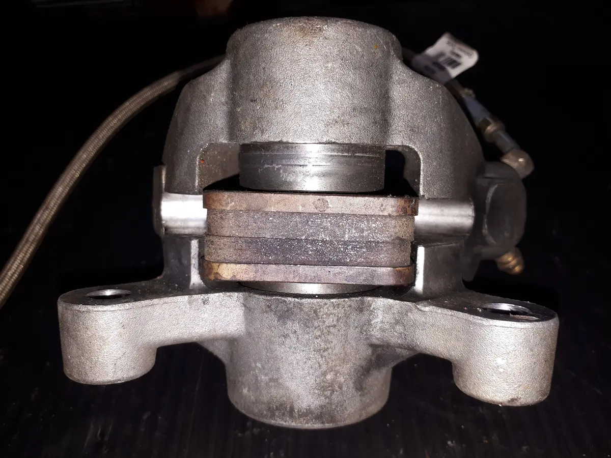 2005 Fusion 900 Brake Caliper 1