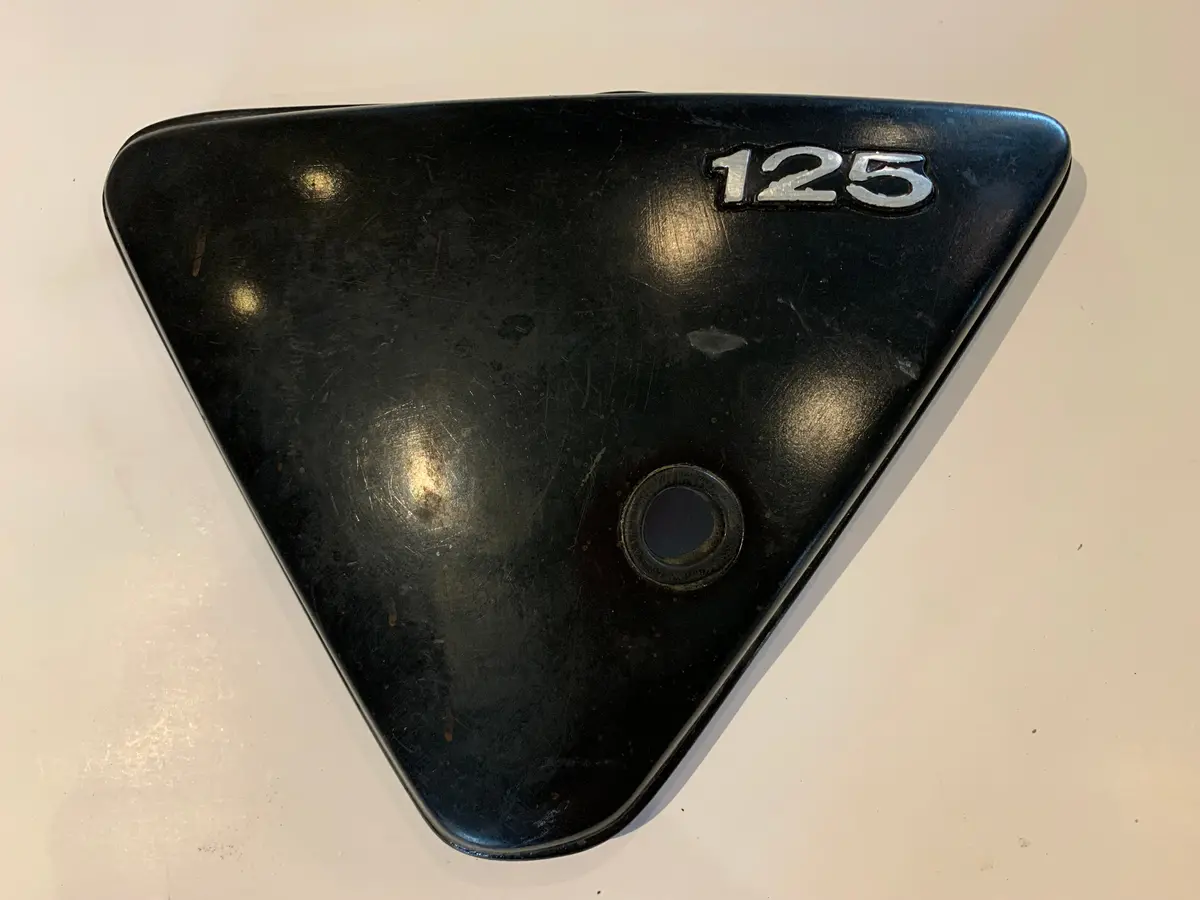 1976 Ke125 Left Side Cover 1