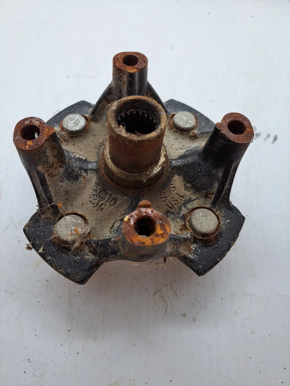 King Quad 450 Front Wheel Hub 1