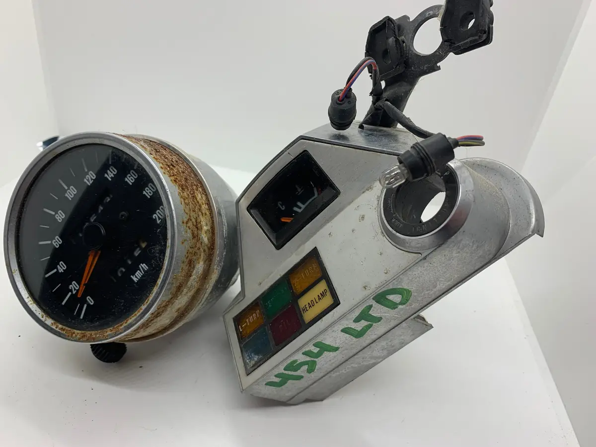 Kawasaki 454 Ltd Gauges 1