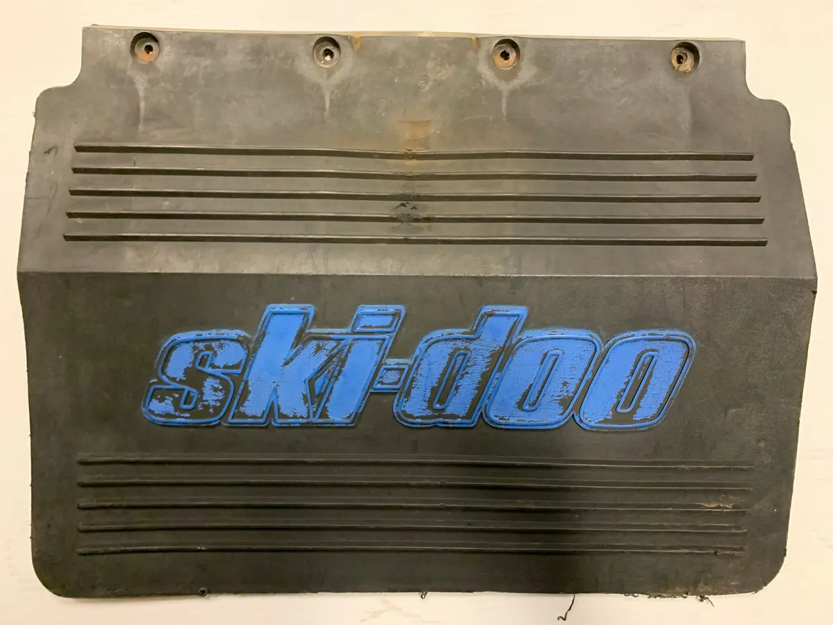 Skidoo Formula / Mach Snow Flap 1