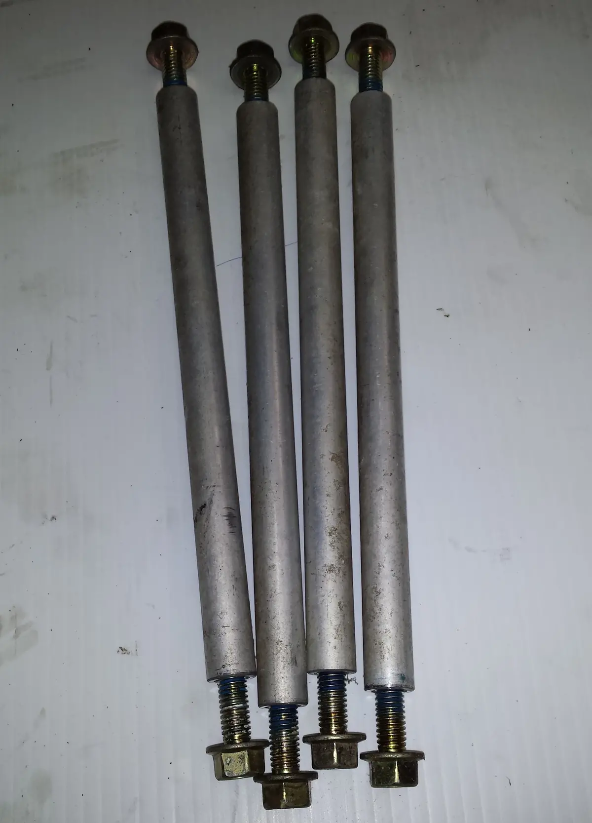 2005 F6 Skid Rail Cross Shafts 1