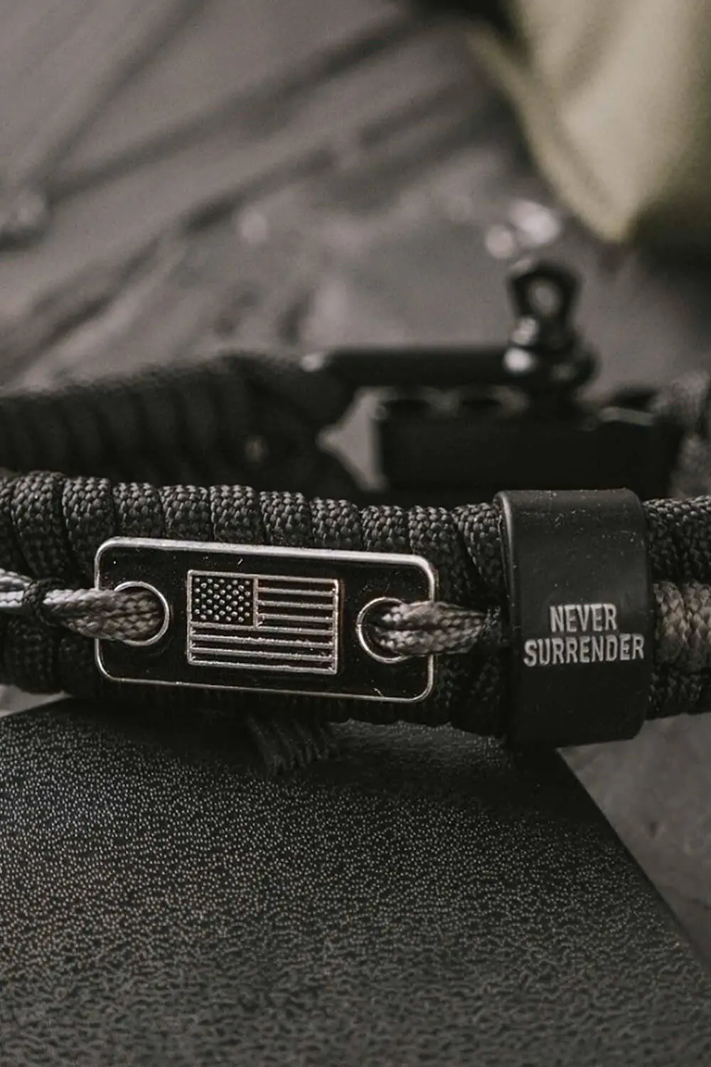 Never Surrender Barbed Wire Paracord Bracelet 1
