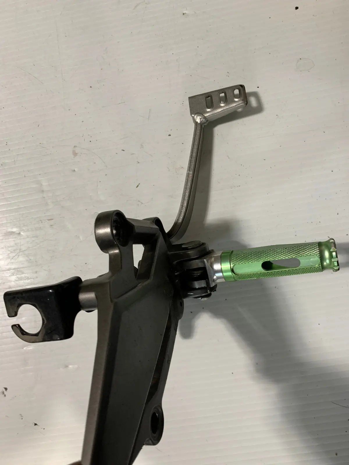 Ninja 300 Right Footpeg And Brake Pedal 1
