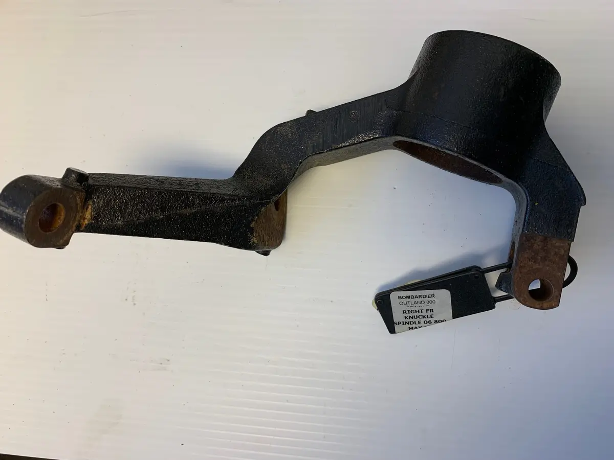 Outlander Max 800 Xt Right Knuckle 1