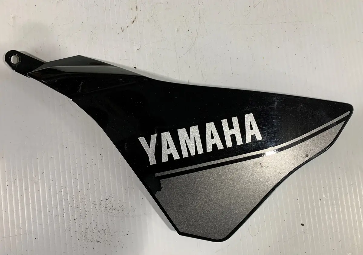 Yzf-R1 Left Fairing Cover 1