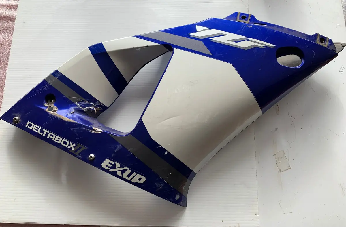 Yamaha Yzf R1 Right Mid Fairing 1