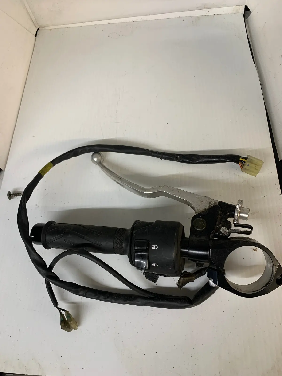 Yamaha R6 Left Handlebar And Switch 1