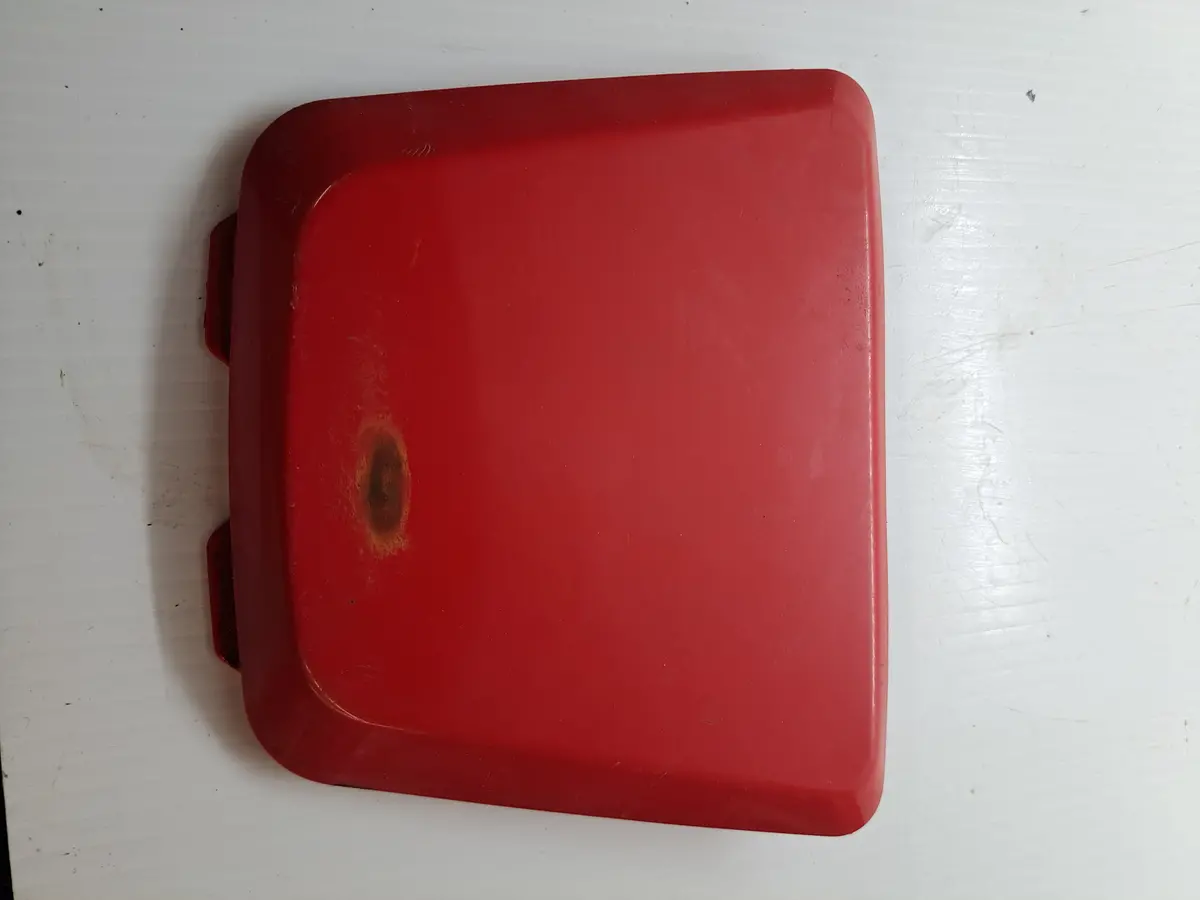 King Quad Front Storage Lid 1