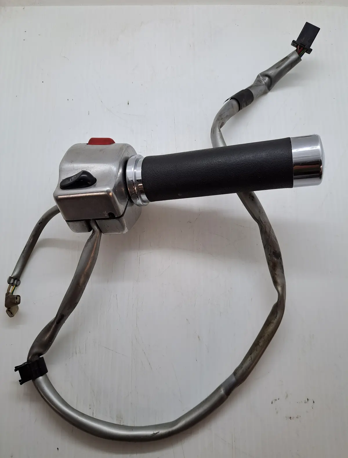 Road Star Xv1600 Right Handlebar Switch 1