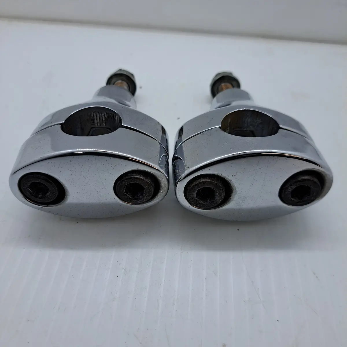 Vulcan 1500 Handlebar Clamps 1
