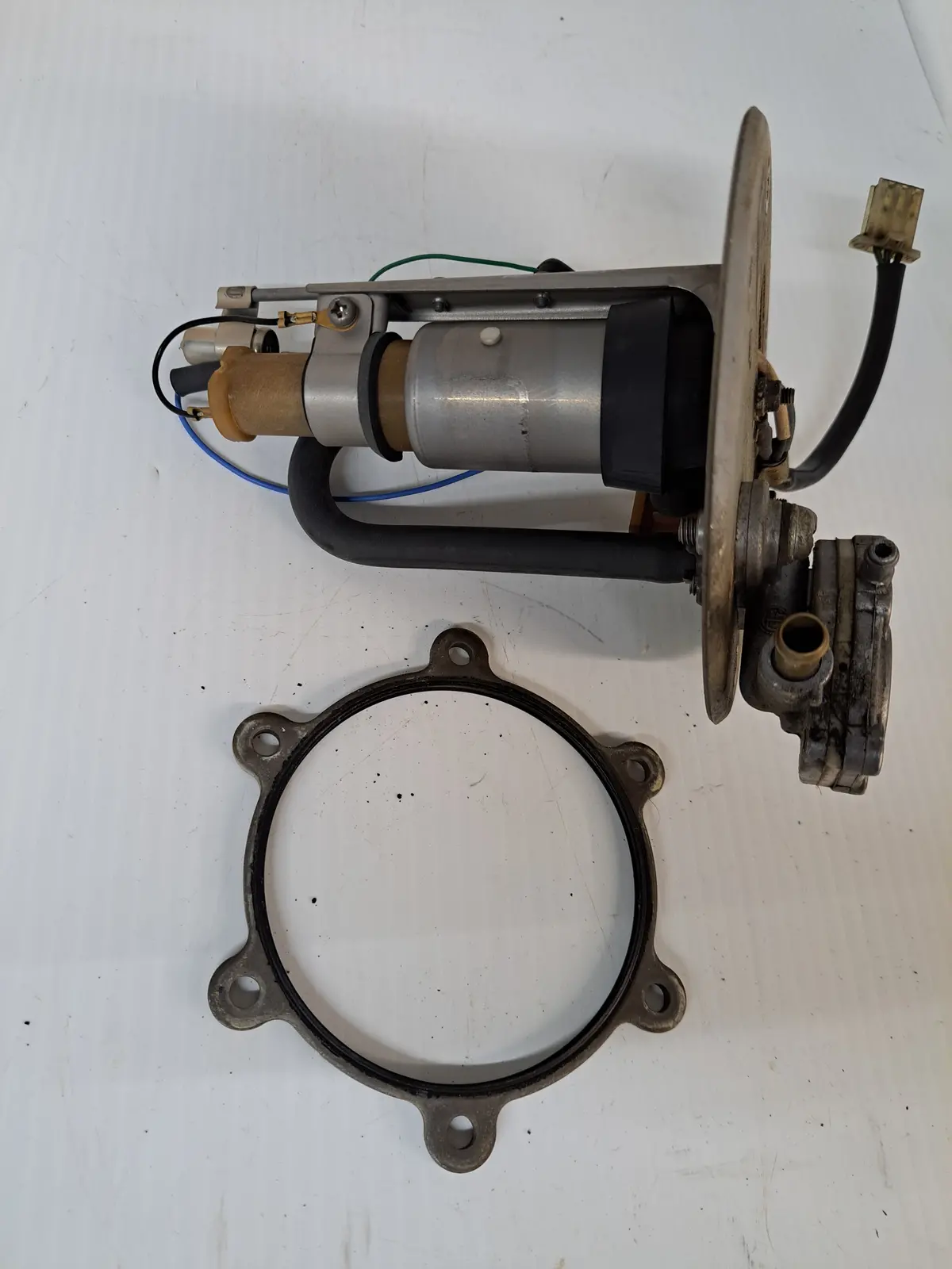 Yzf600 Yzf750 Fuel Pump 1