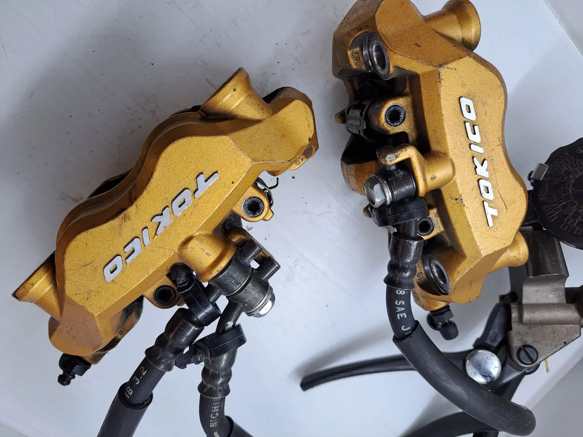 Zx636 Zx-6R Front Brake Caliper 1