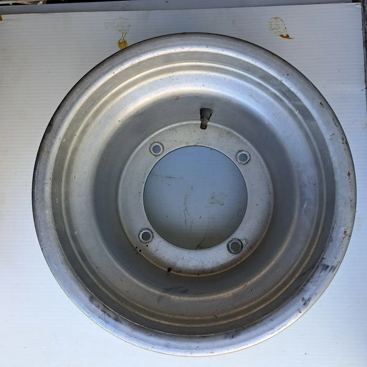 Polaris Predator Rear Rim 1