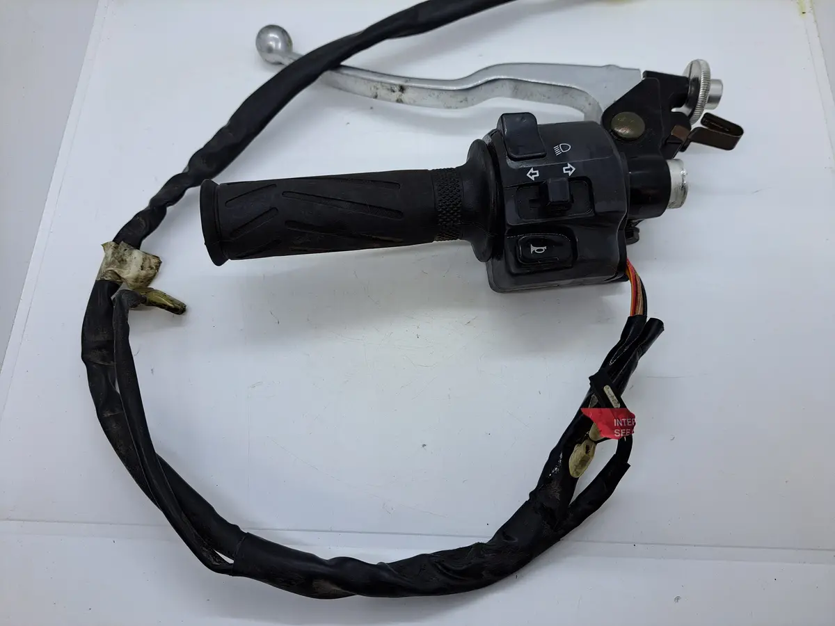Yzf-R1 Left Handlebar Switch 5Vy 1