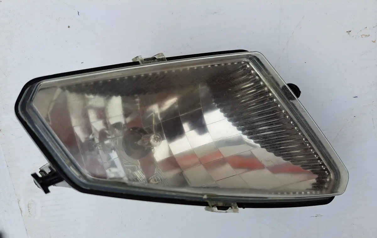 Sportsman 700 Right Headlight 1