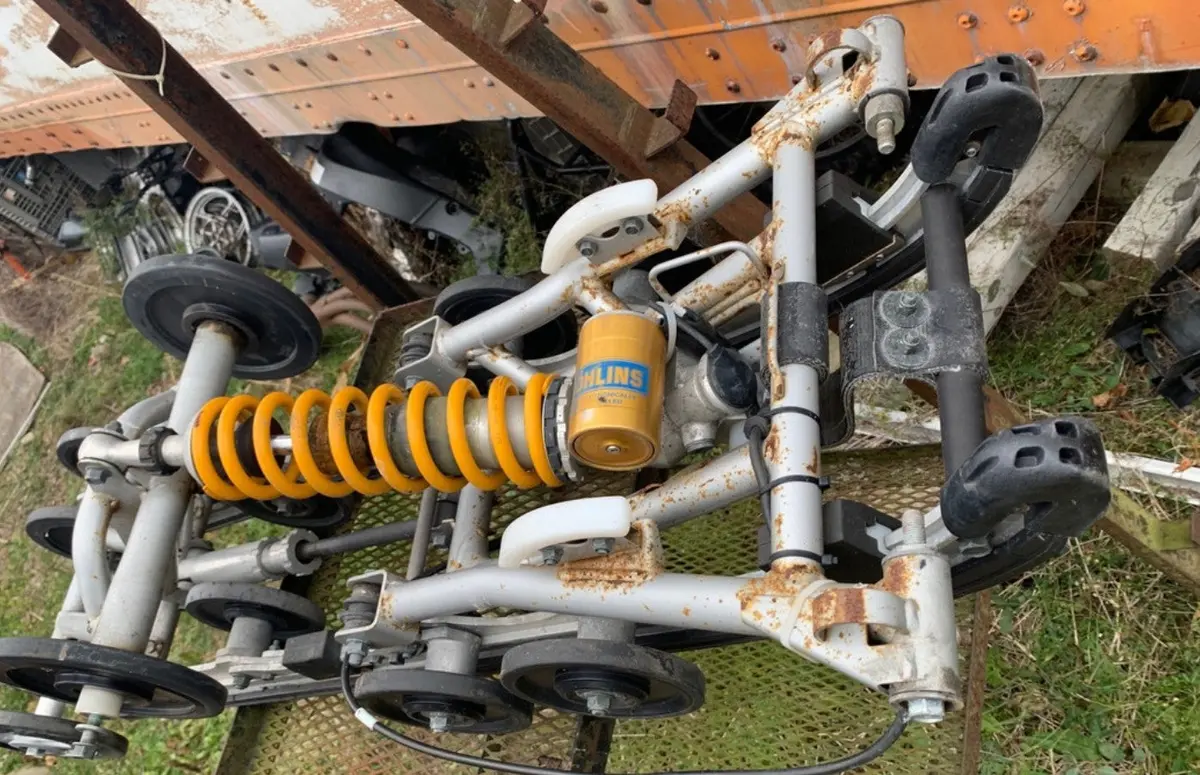 Yamaha Apex Ohlins Rear Suspension 1