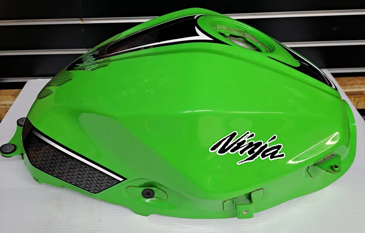 Ninja 300 Gas Tank 1