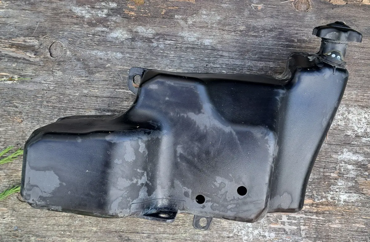 Outlander 400 Gas Tank 1