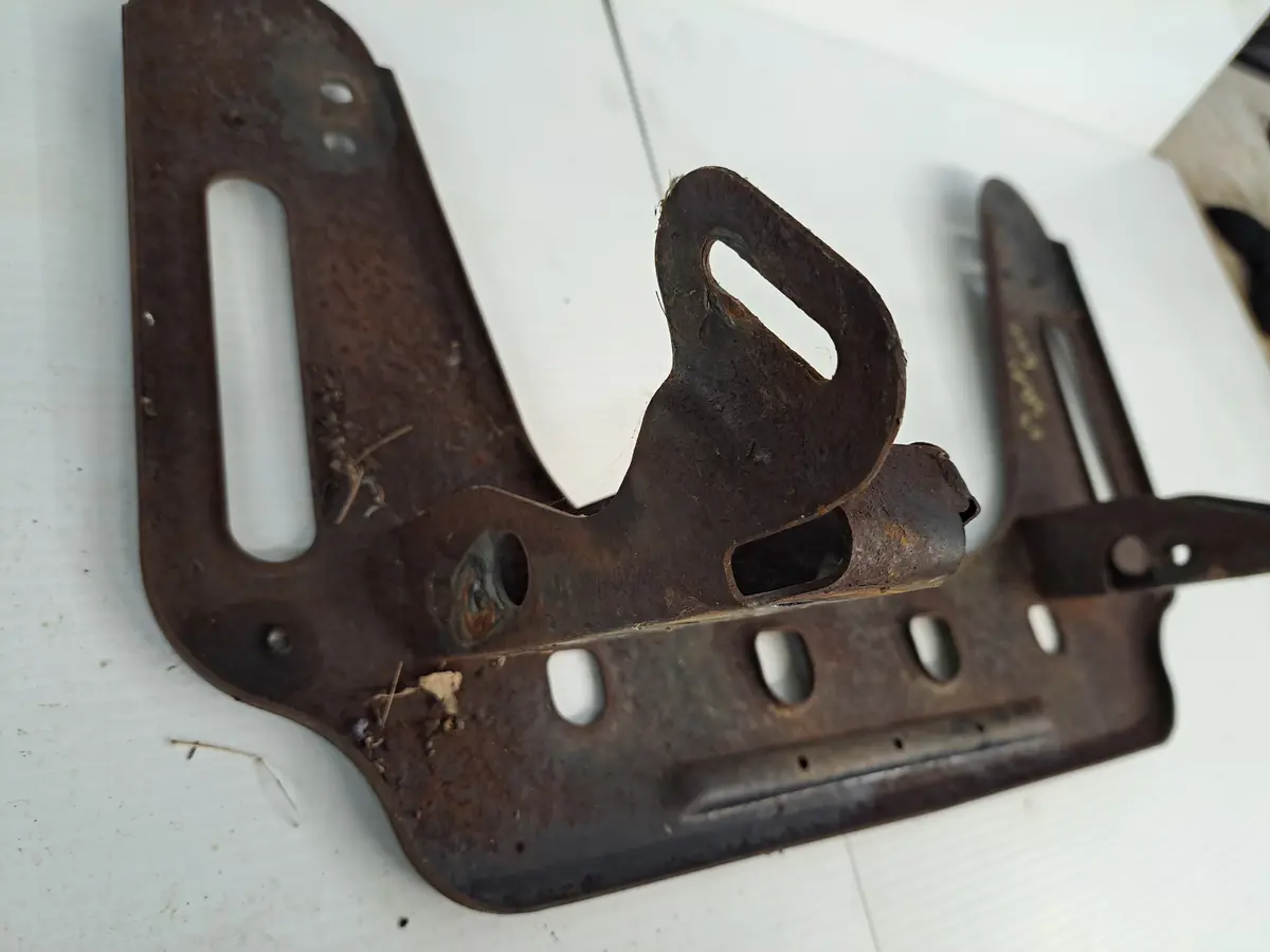 Sportsman 600 Front Rack Support 1
