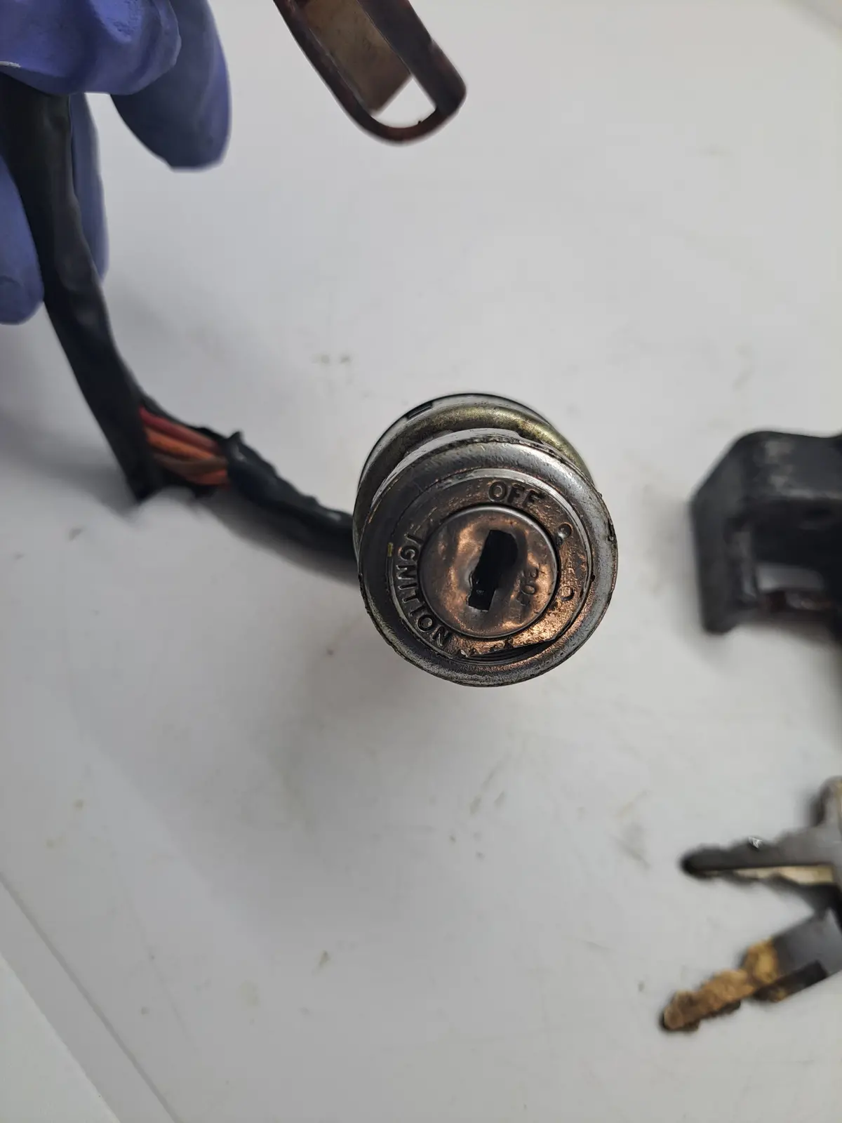 Gt750 Ignition Switch/Helmet Lock 1