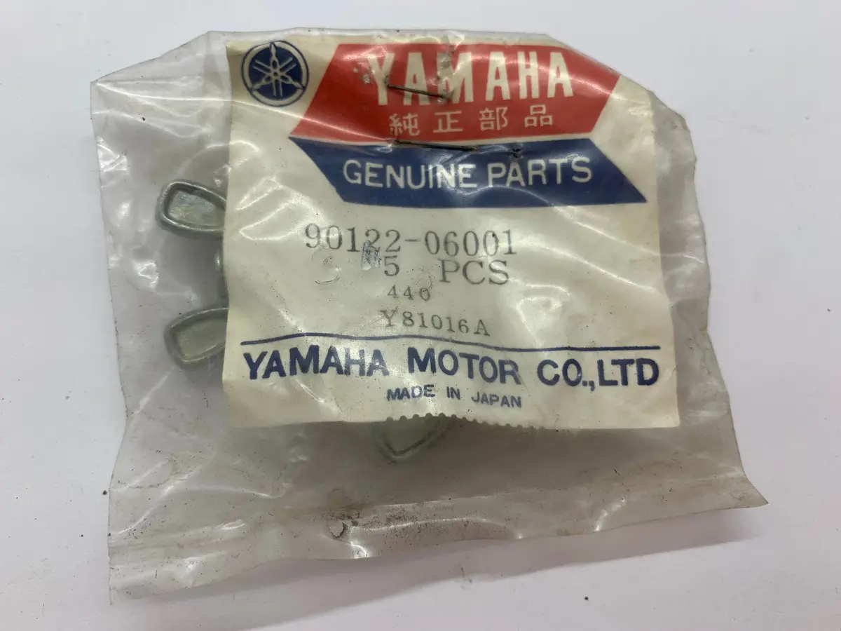 Yamaha Rt180 Tank Bolt 1