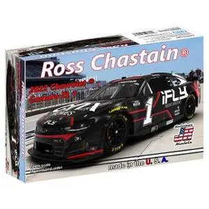Sjmthc2022rct  1/24 Trackhouse Racing Ross Chastain 2022 Camaro Plastic Model Car Kit 1