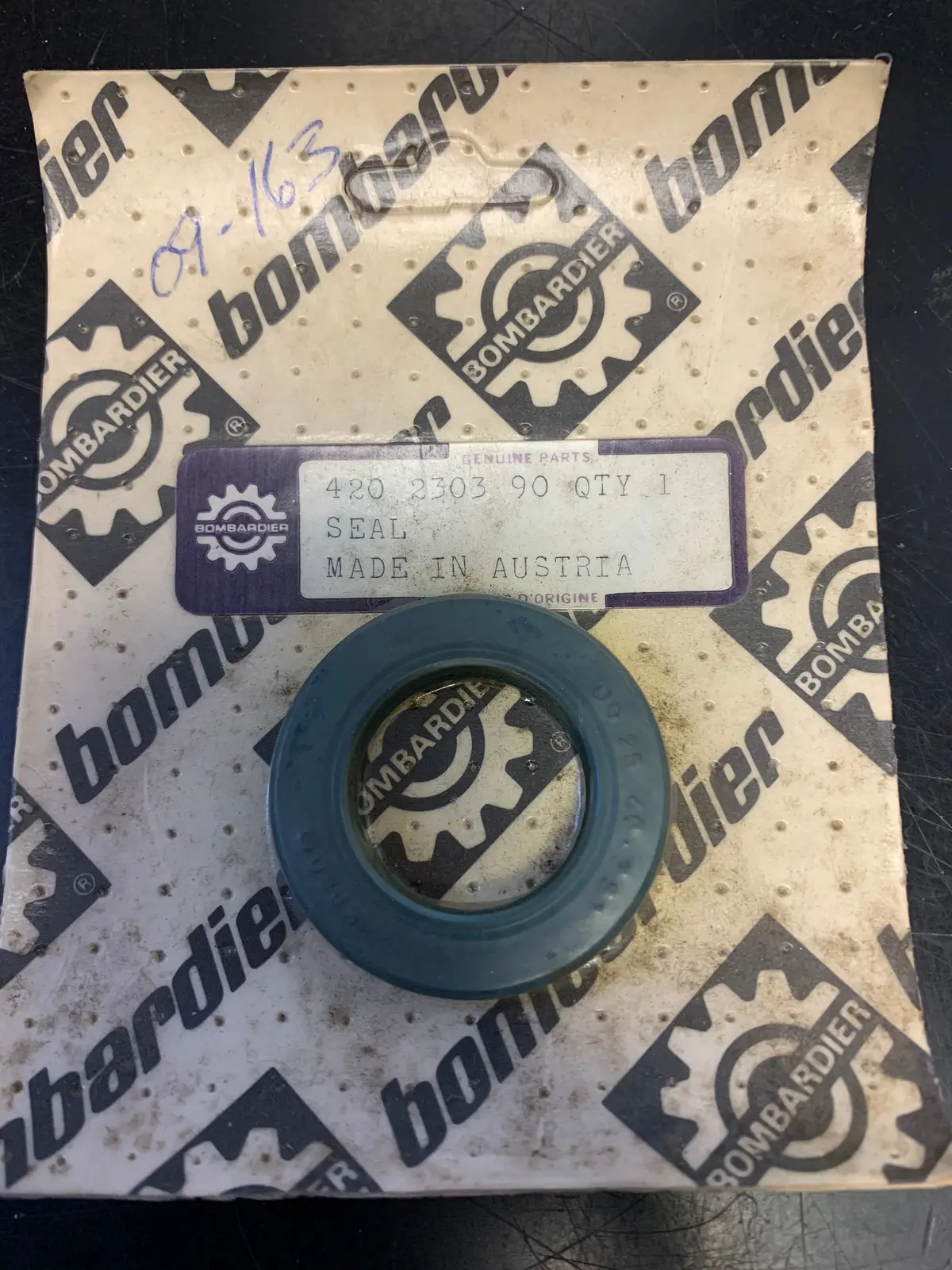 Bombardier Seal 420 2303 90 1