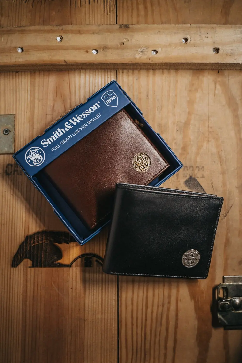 Smith & Wesson Bifold Cowhide Wallet 1