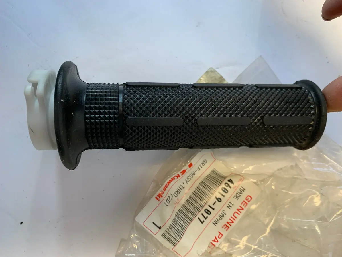 Kawasaki Throttle Tube 1