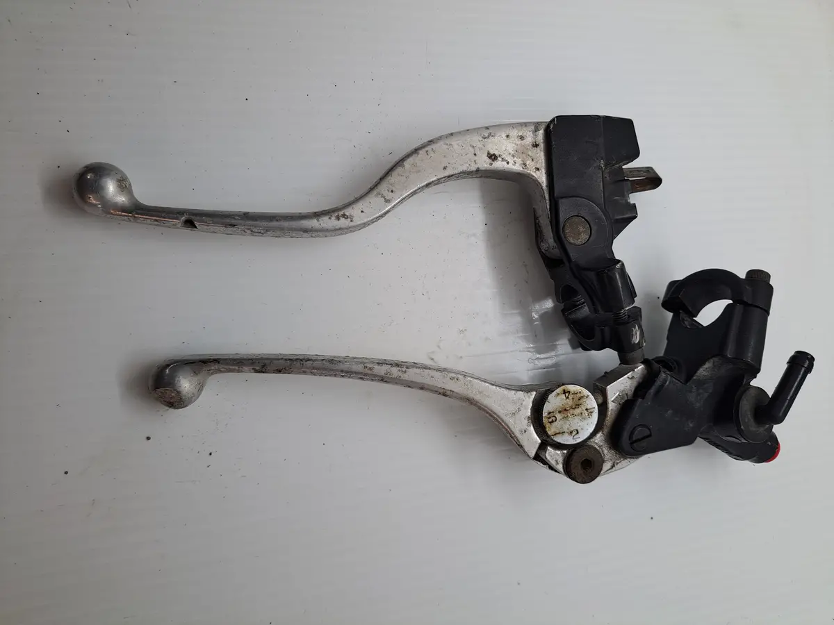 Triumph Tt600 Levers 1