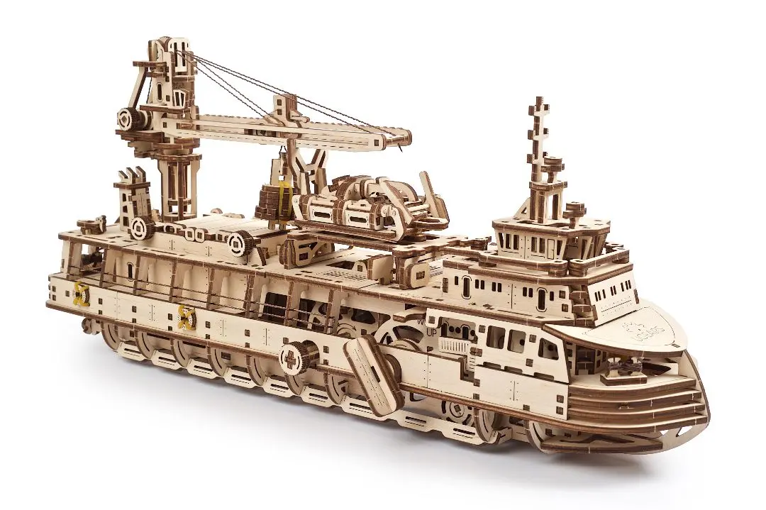 Ugears Research Vessel - 575 Pieces 1