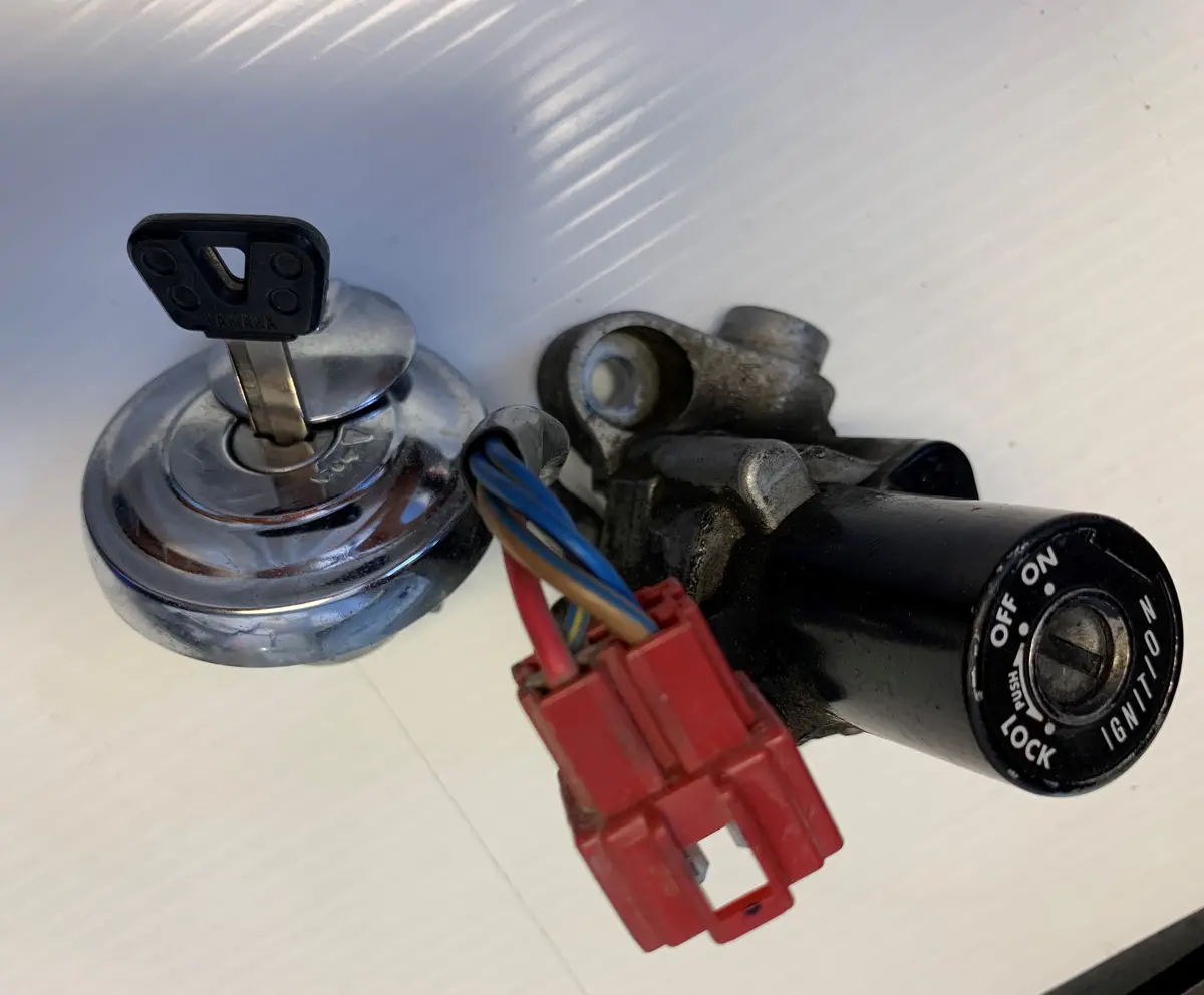 V-Star 1100 Ignition Switch And Gas Cap 1