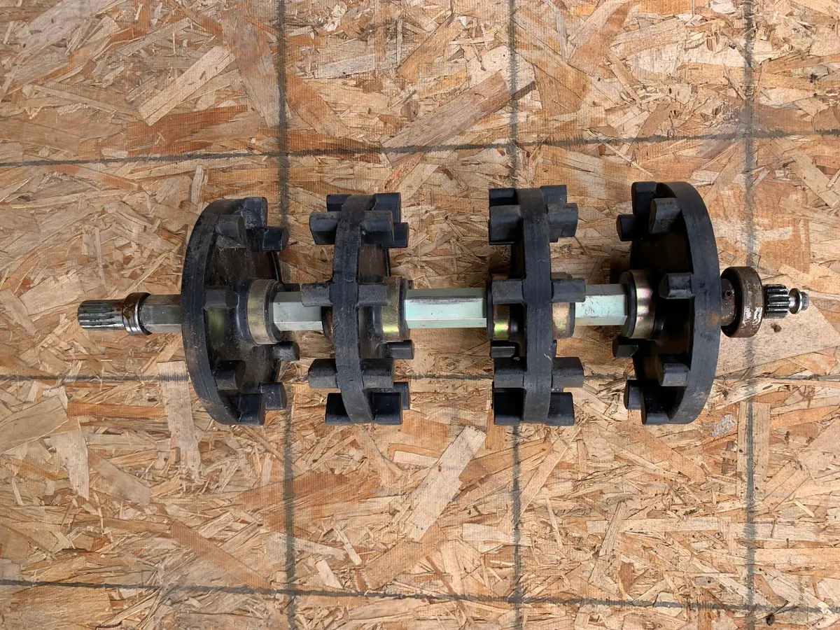 Yamaha Viper Drive Axle 1