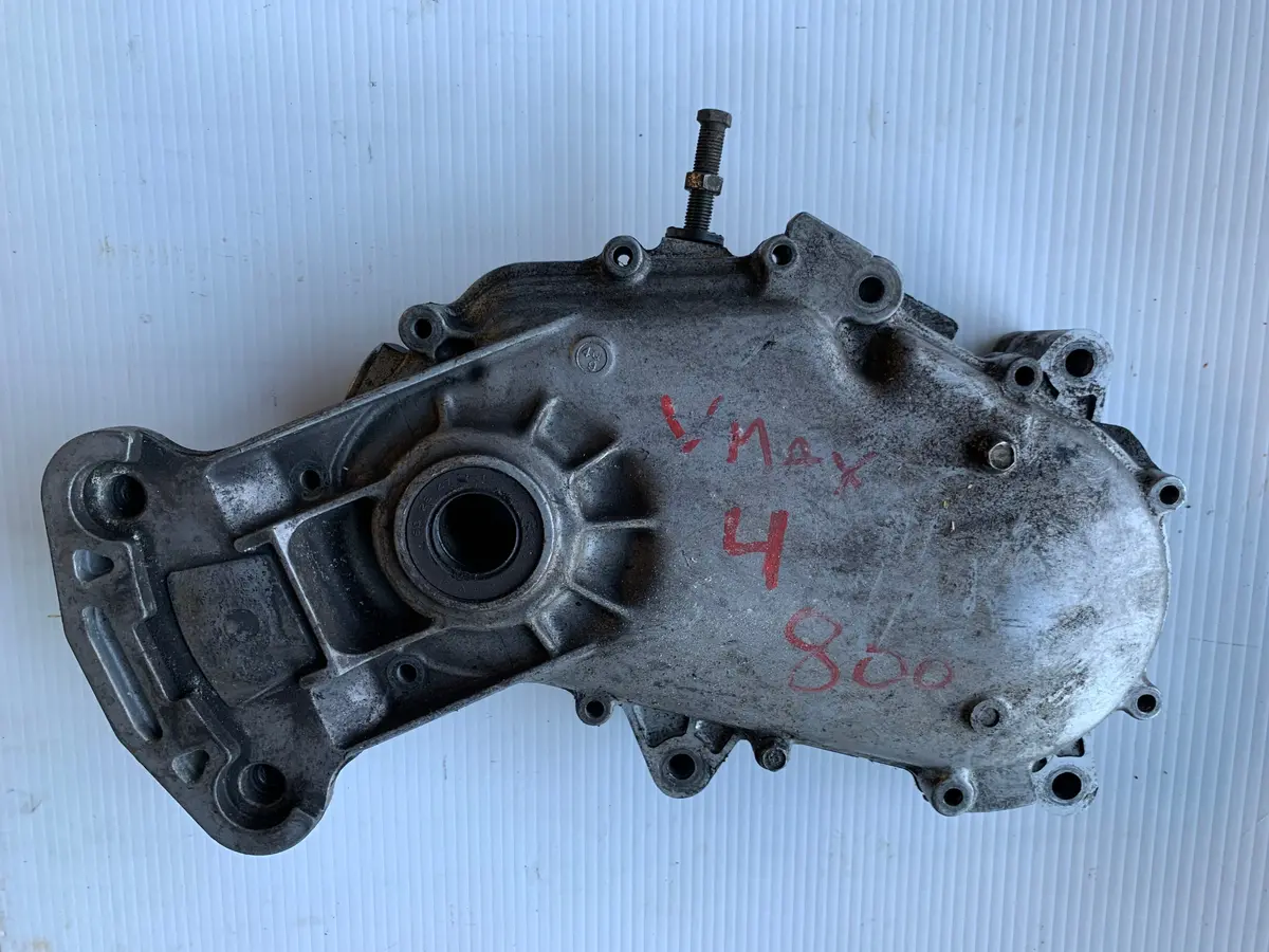 V-Max 4 800 Chain Case 1
