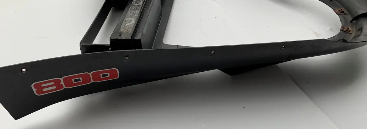 V-Max 4 800 Black Windshield Fairing 1