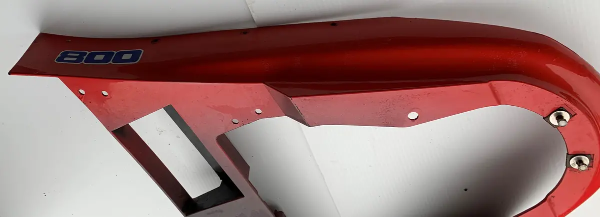 V-Max 4 800 Red Windshield Fairing 1