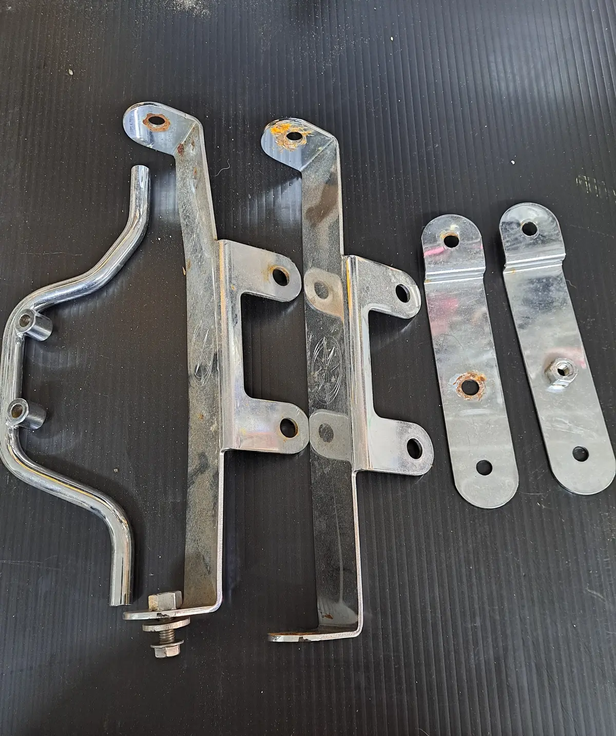 V-Star Windshield Mounts 1