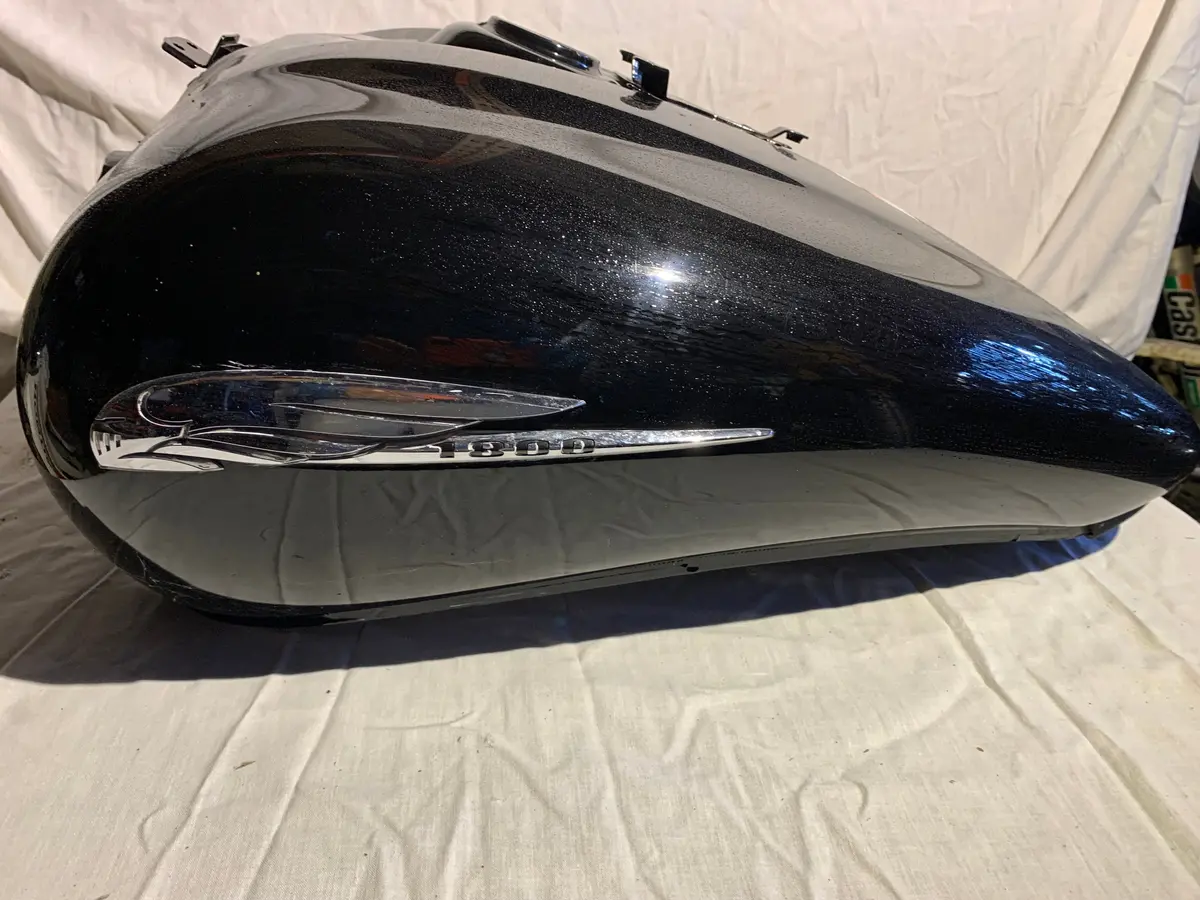 Vtx1800 Black Gas Tank 1