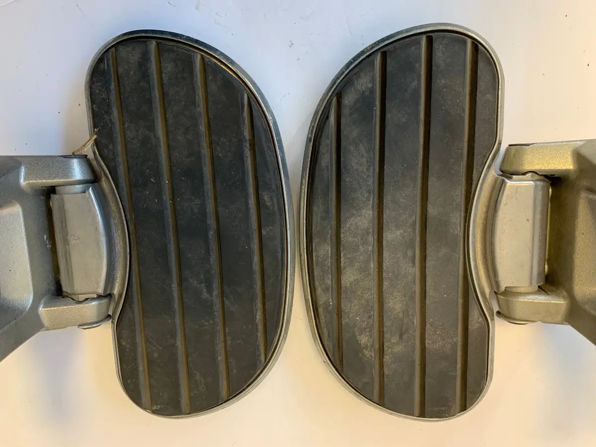 Vulcan 1600 Nomad Passenger Floorboards 1
