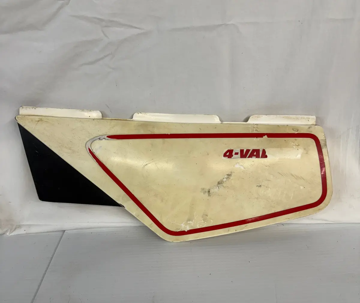Xt350 Left Side Cover 1
