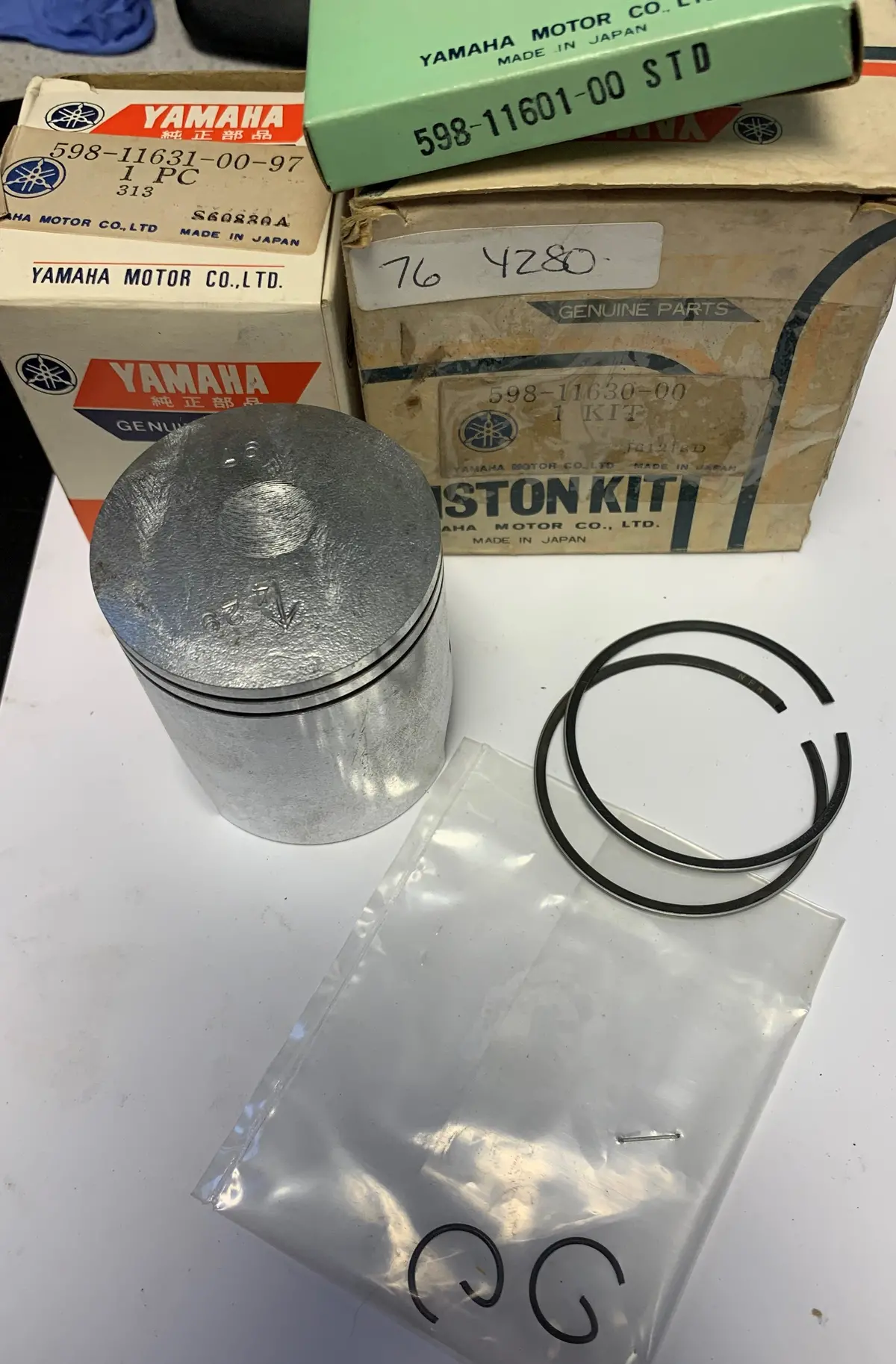 1976 Yz80 Piston Kit 1