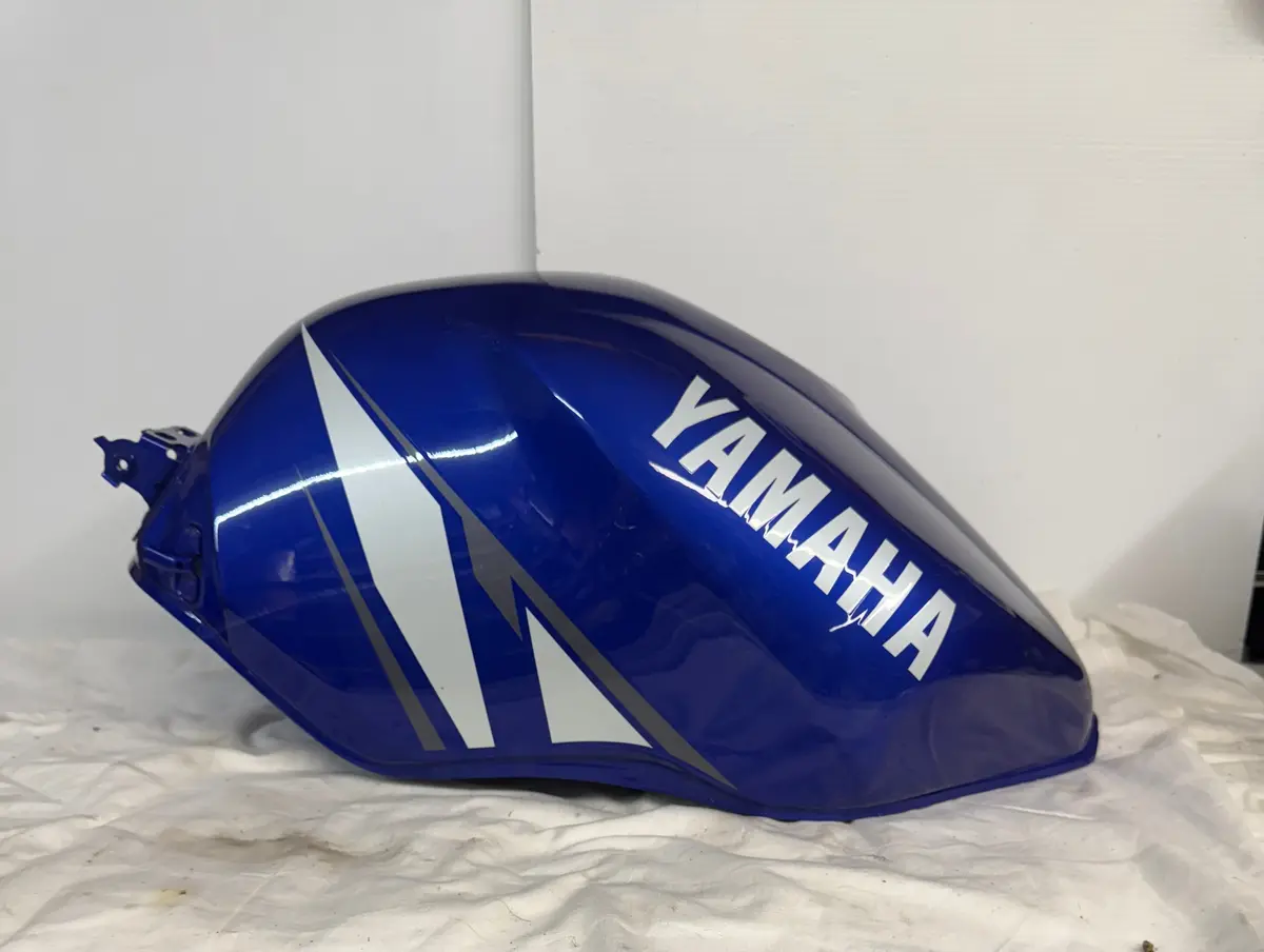Yzf-R6 Gas Tank 1