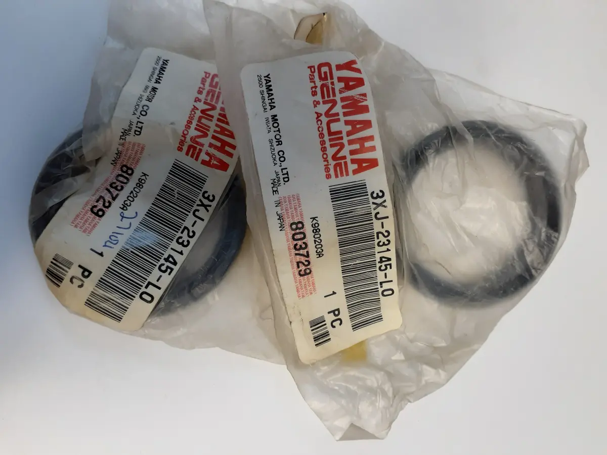 Fork Seal 3Xj-23145-L0 1